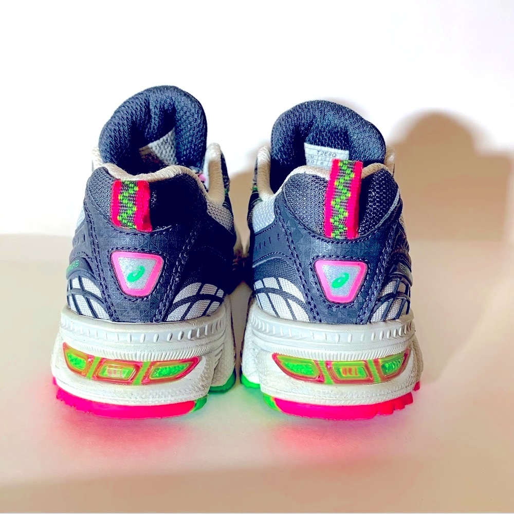 ASICS - Picture 6 of 7